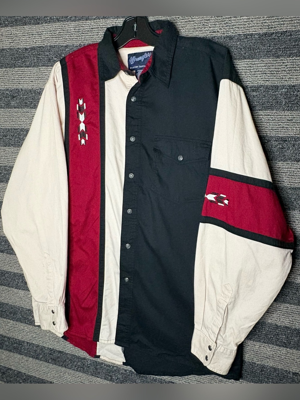 Vintage 90’s Wrangler Colorblock Aztec Navajo Pearl Snap Western Shirt Large EUC